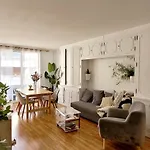 2-Room Apartment With Balcony Montparnasse